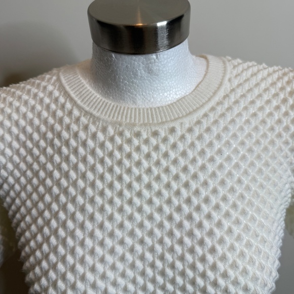 White top - Picture 5 of 5